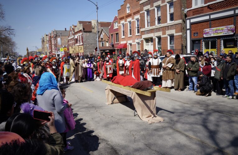 Good Friday in Pilsen-Thousands of People Attend￼