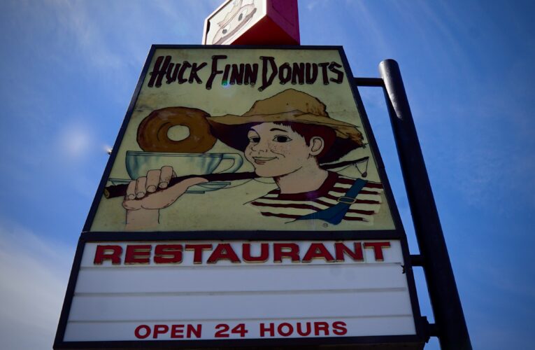 Huck Finn Donuts – Some Of The Best Donuts In Chicago