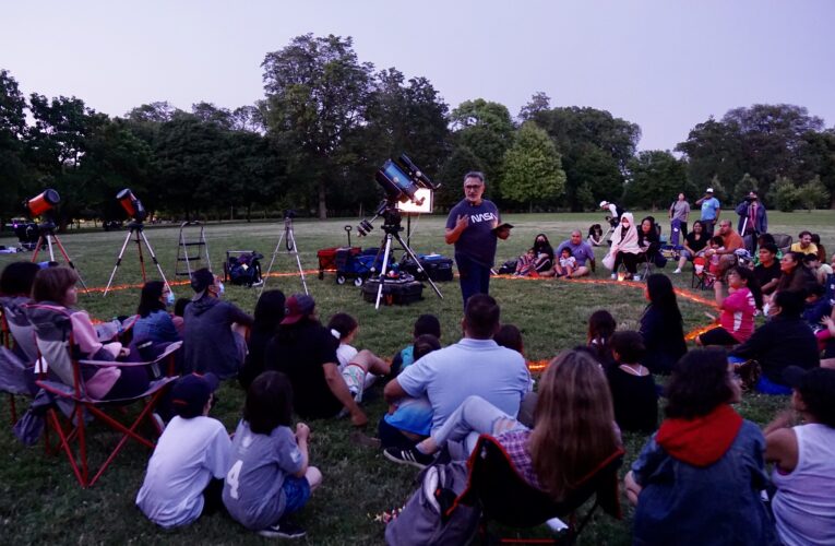 Photos – Seeing the Stars at McKinley Park with the Chicago Astronomer